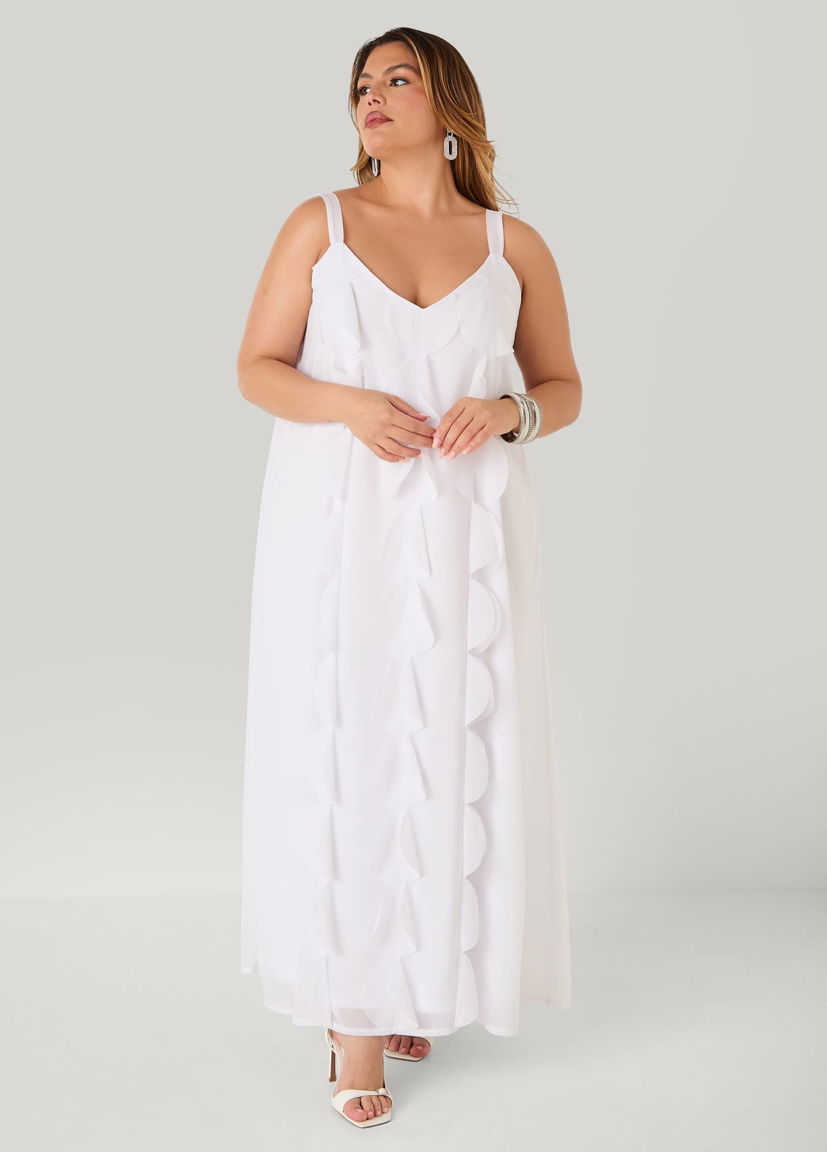 Vestido maxi con apliques