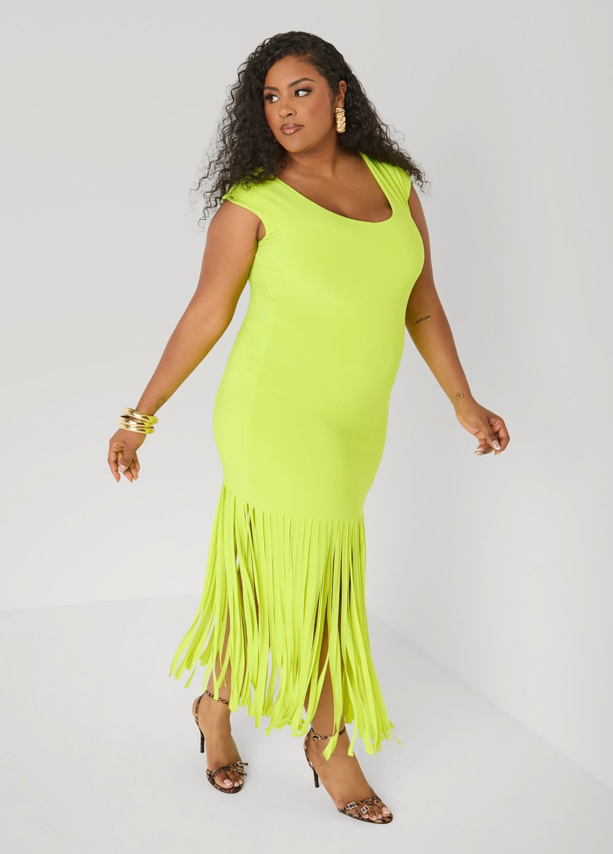 Vestido maxi de punto con flecos