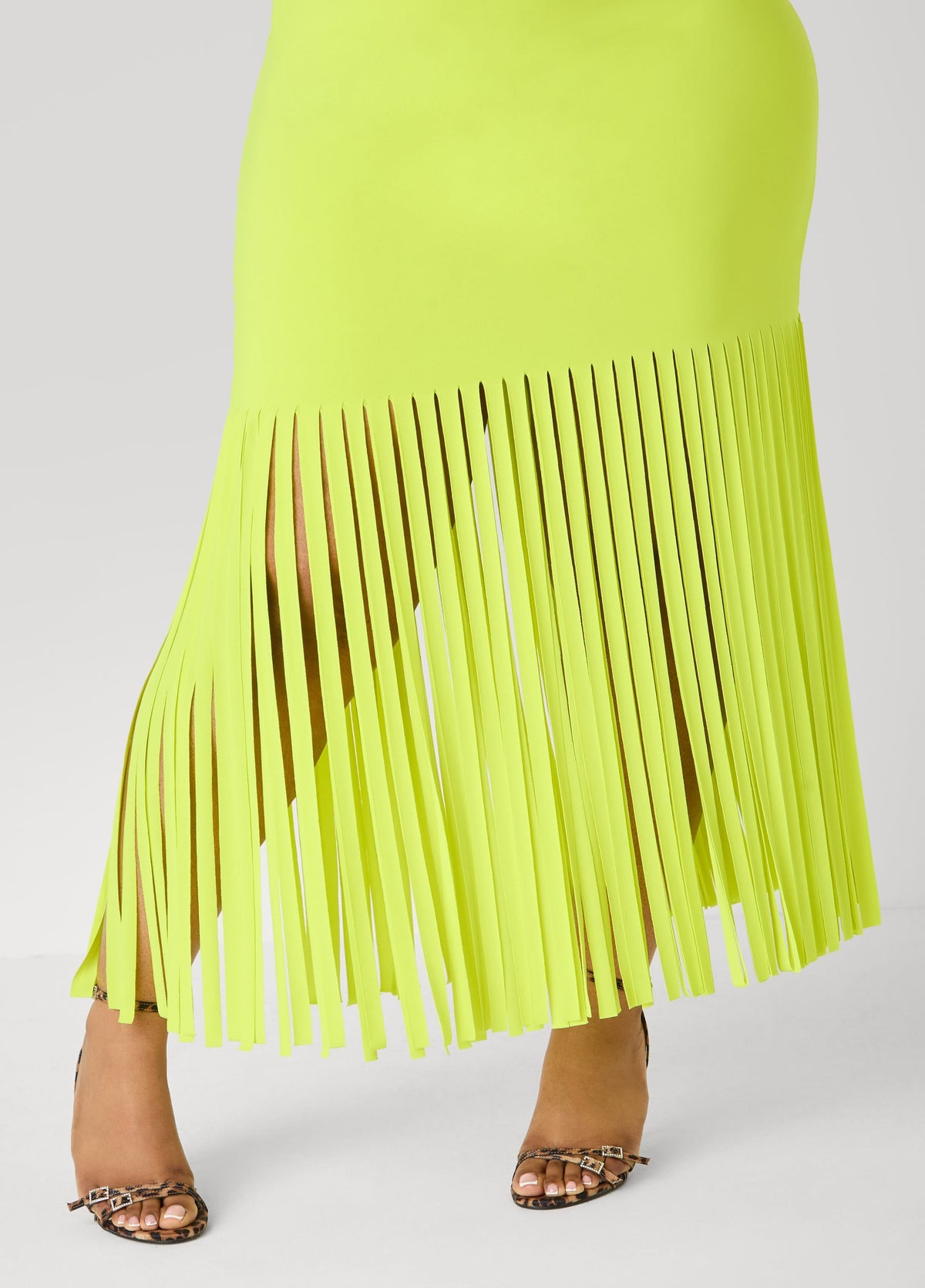 Vestido maxi de punto con flecos
