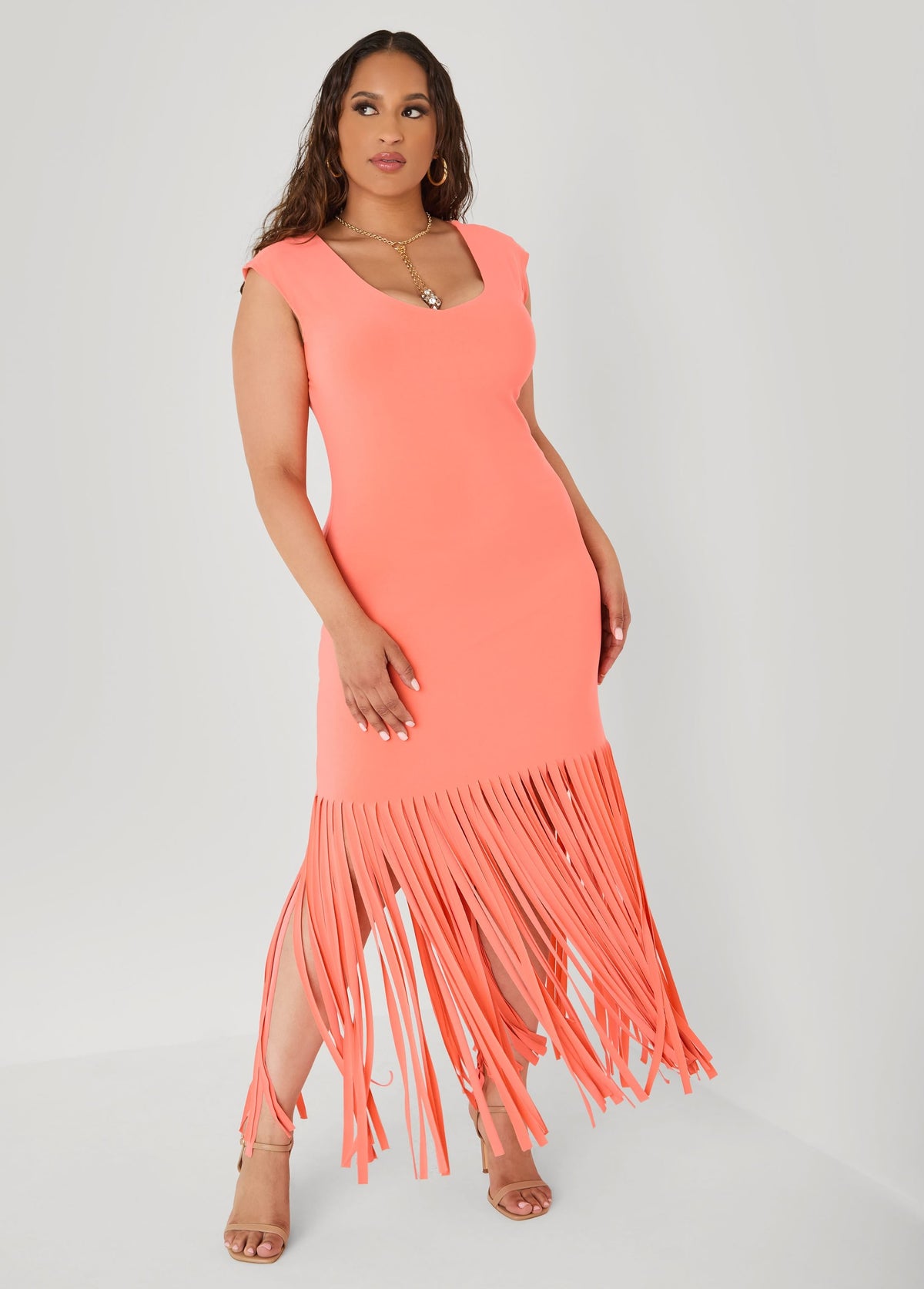 Vestido maxi con flecos
