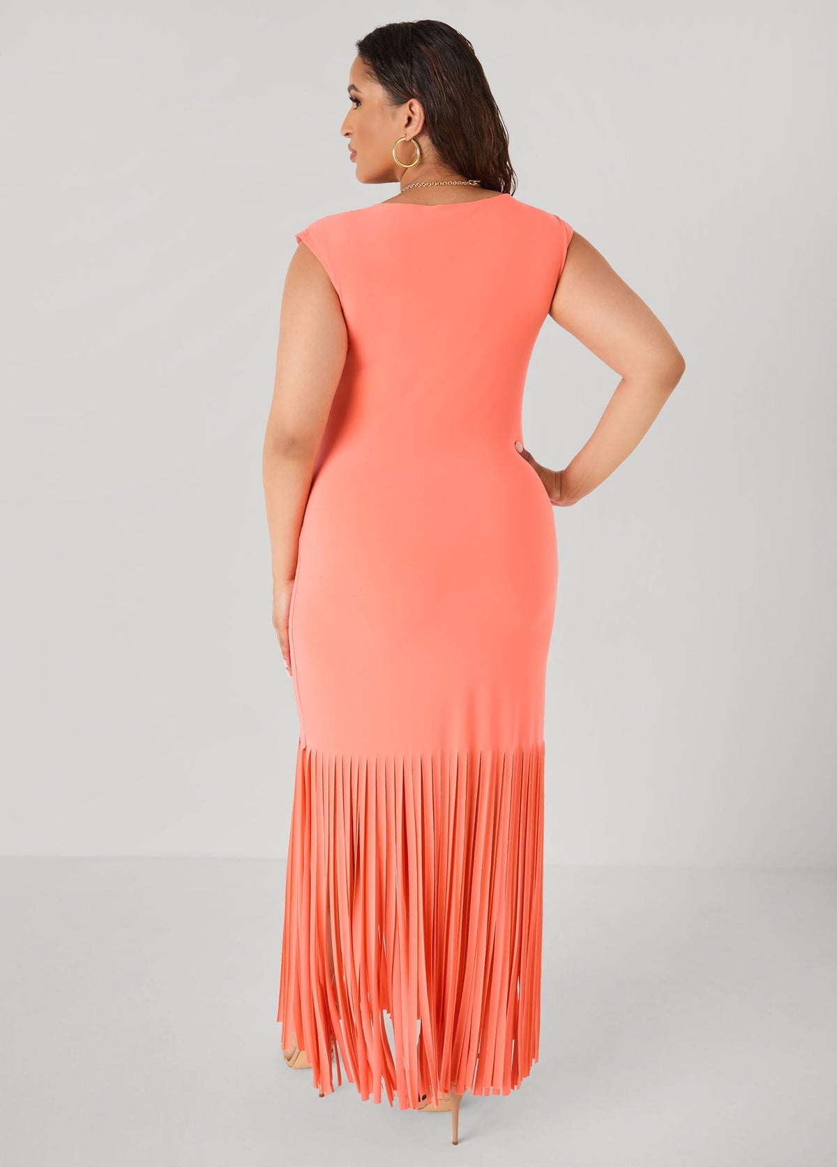 Vestido maxi con flecos