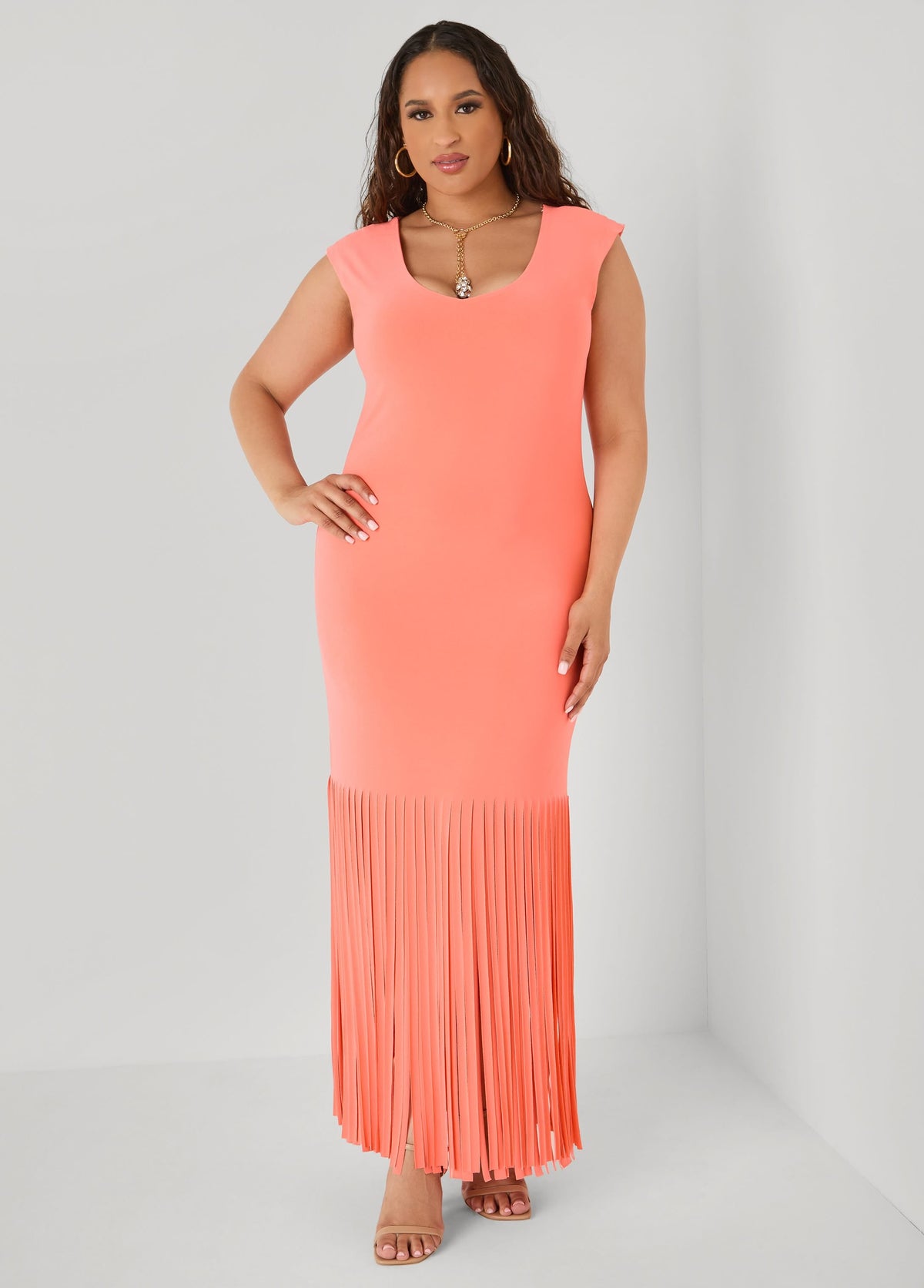 Vestido maxi con flecos