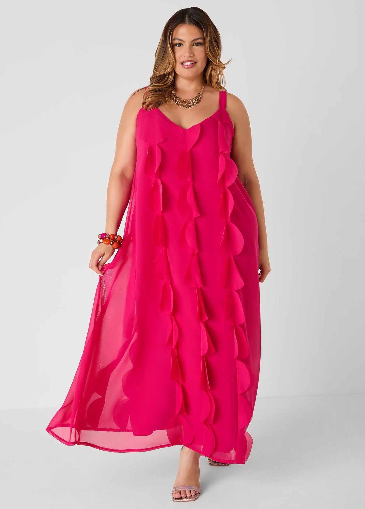 Vestido maxi con apliques