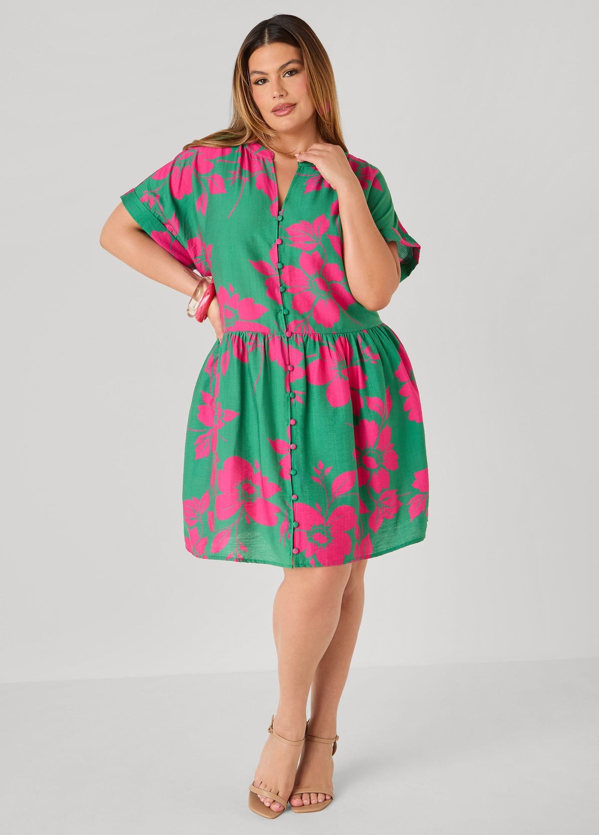 Vestido babydoll con estampado floral y puños
