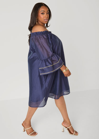 Vestido bordado con hombros descubiertos