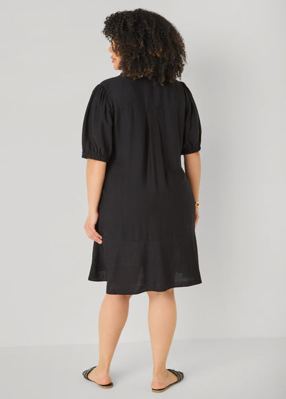 Vestido con volantes y ribete de leopardo