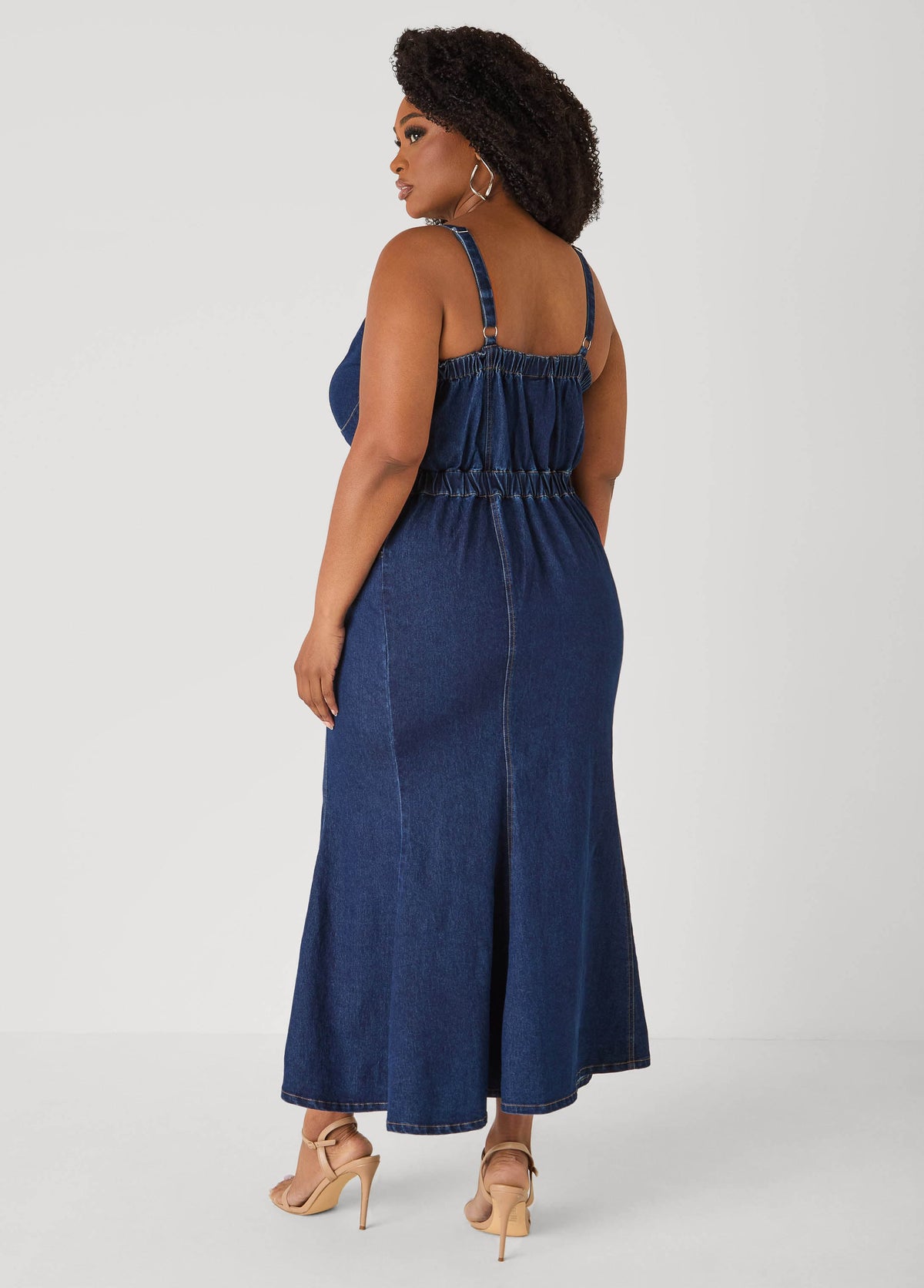 Vestido maxi de mezclilla con escote corazón