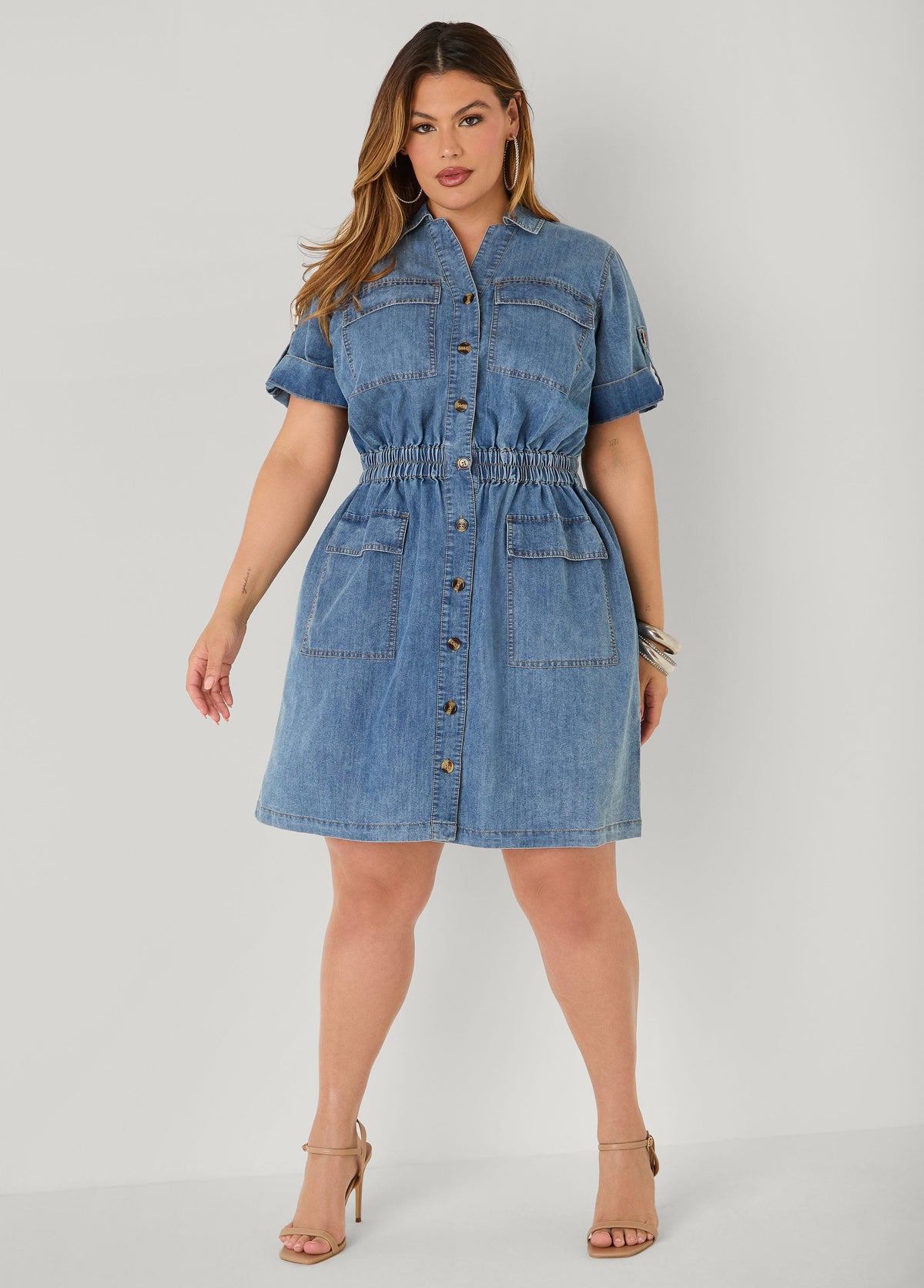 Vestido cargo de denim lavado a piedra