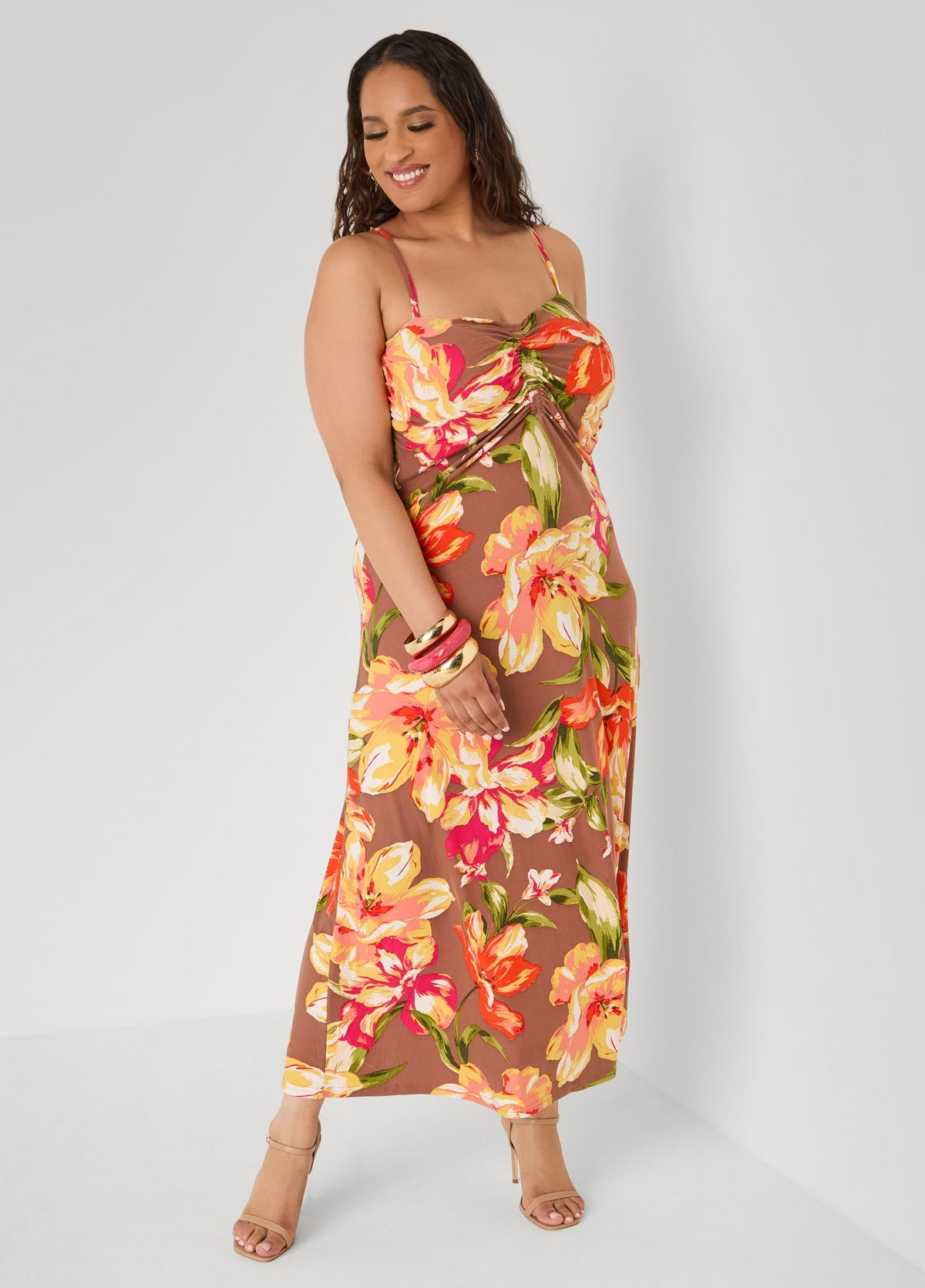 Vestido maxi fruncido con estampado floral